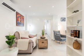 Comfortable and charming apartment with terrace by REMS